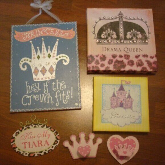 Princess Wall Decor & Hooks Lot - Picture 1 of 1